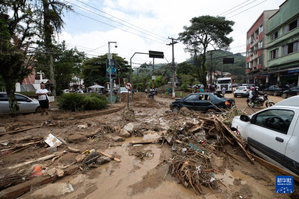 Death toll from Brazil landslides, floods rises to 105, with 140 missing