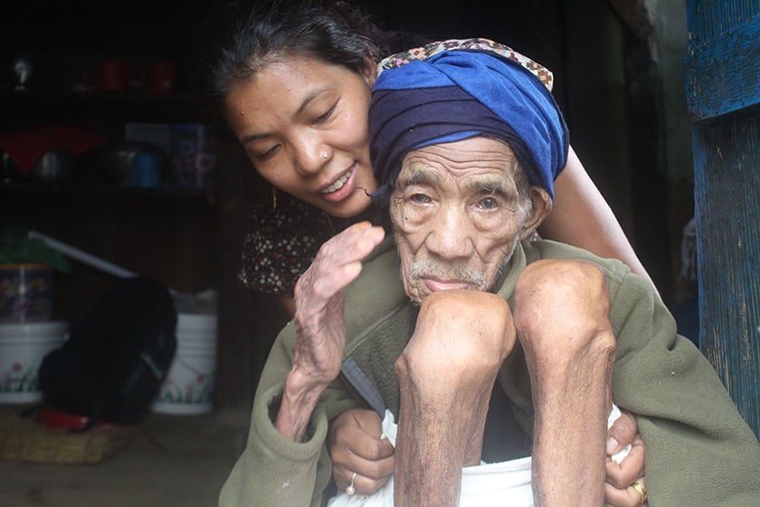 नातिनीको स्याहारले बौरिए १०१ वर्षीय बाजे