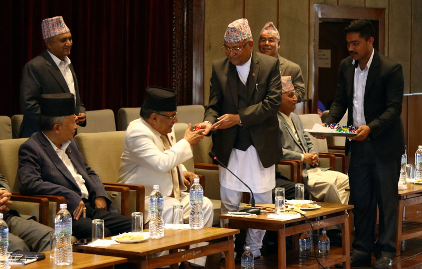 नेपाल कम्युनिष्ट पार्टी संसदीय दलको पहिलो बैठकमा जे देखियो (फोटोफिचर)