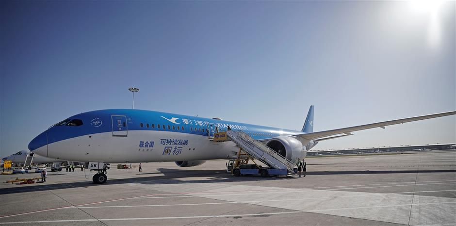 Beijing's new airport completes 1st passenger plane test flight