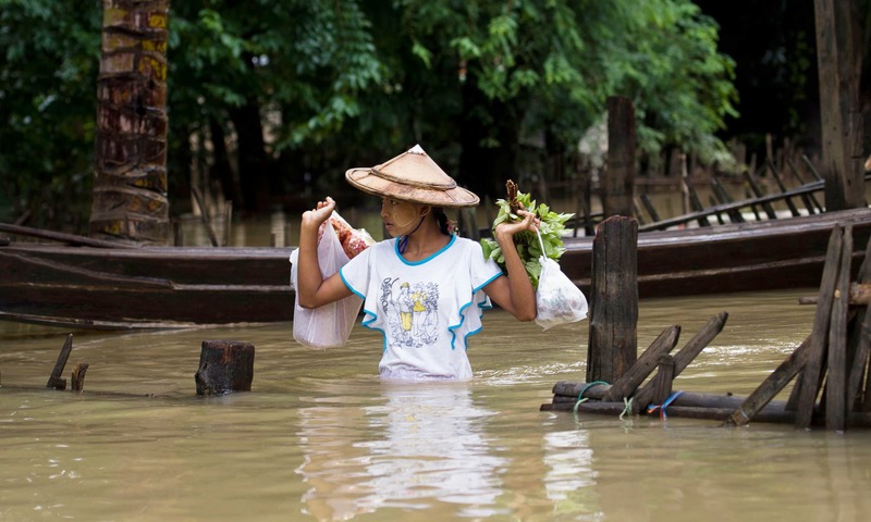 Fears grow as flooding displaces 150,000 in Myanmar