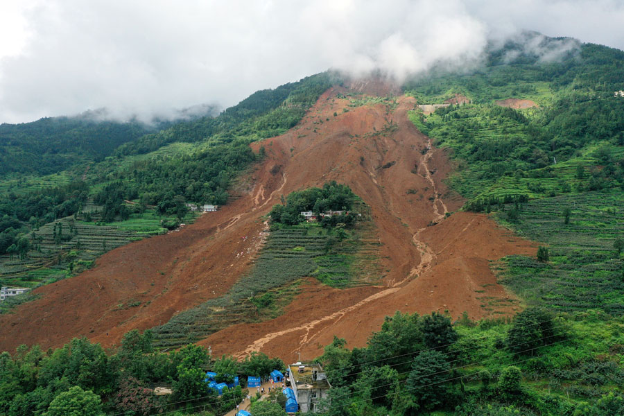 Death toll rises to 15 in SW China landslide