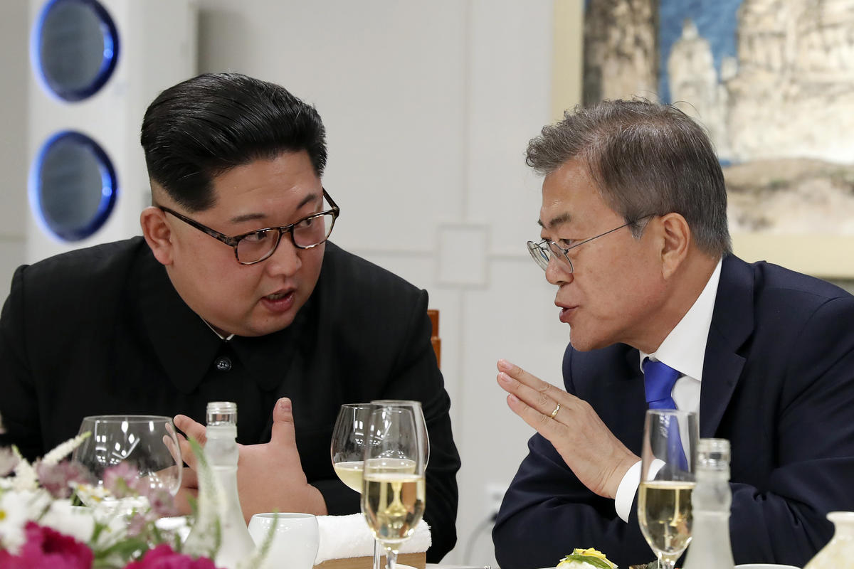 S. Korean leader and North's Kim hold summit talks