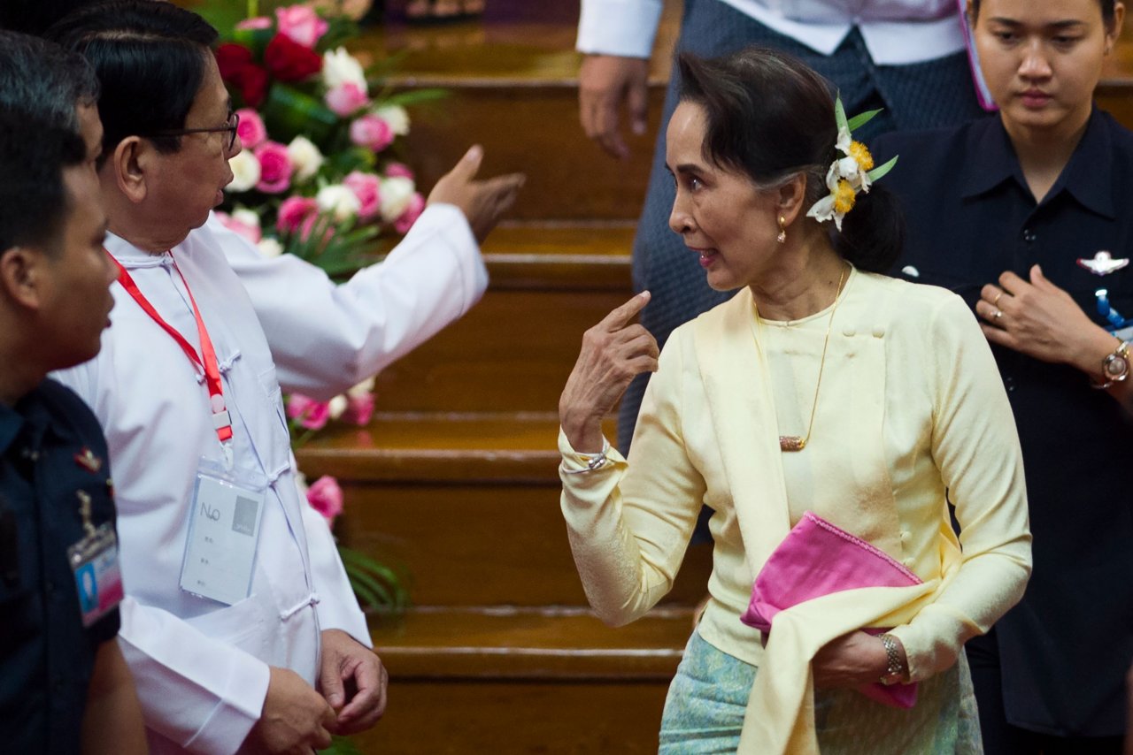 Press freedom group urges Suu Kyi to free Reuters reporters