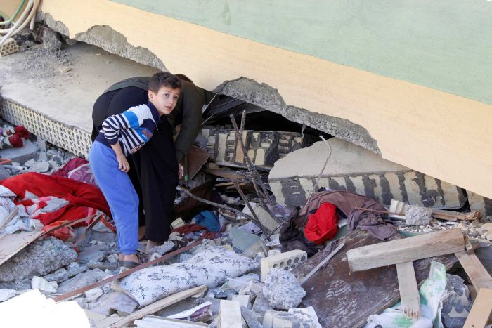 भूकम्पपछि प्राय: इरानी खुल्ला आकासमुनि