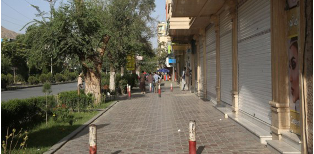 Shops, markets remain closed in Kabul as desperate people crowd airport