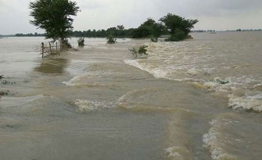 Floods wreak havoc in India as death toll reaches nearly 600