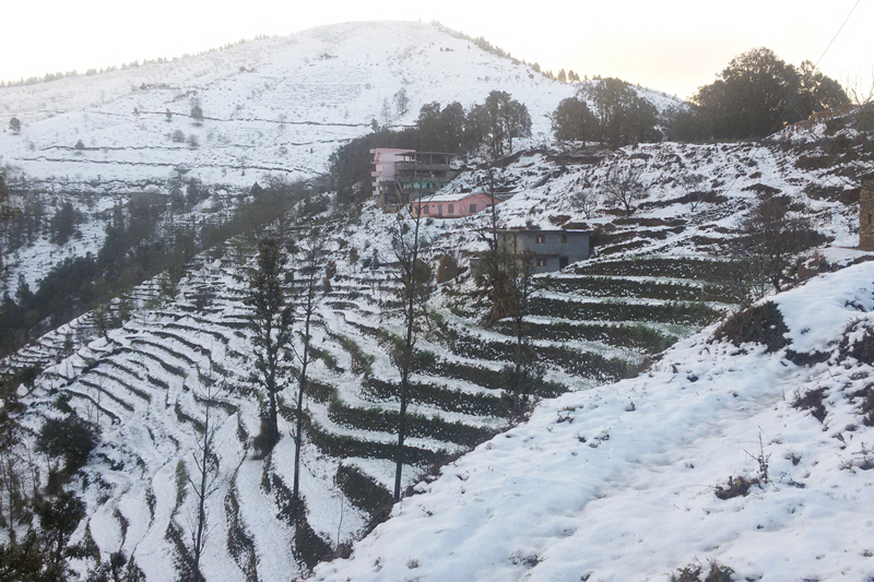Snowfall affects normal life in hilly districts