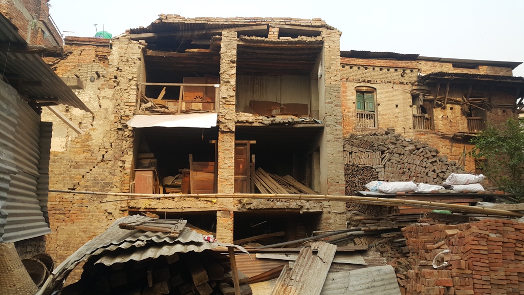 भूकम्पका तीन वर्षः पीडितलाई अनेक समस्या, नक्सा पासमै बित्यो १८ महिना