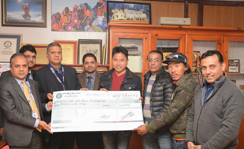 वी विल राइज फाउण्डेसनलाई नेपाल बैंकको १५ लाख सहयोग