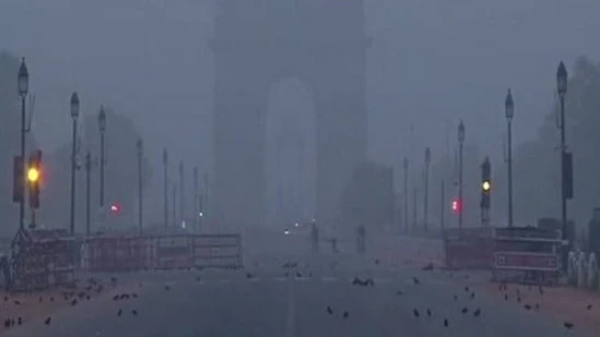 Delhi's air quality remains in 'very poor' category with AQI at 301