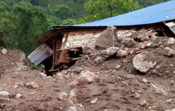 Landslide displaces 25 families at Dhairing