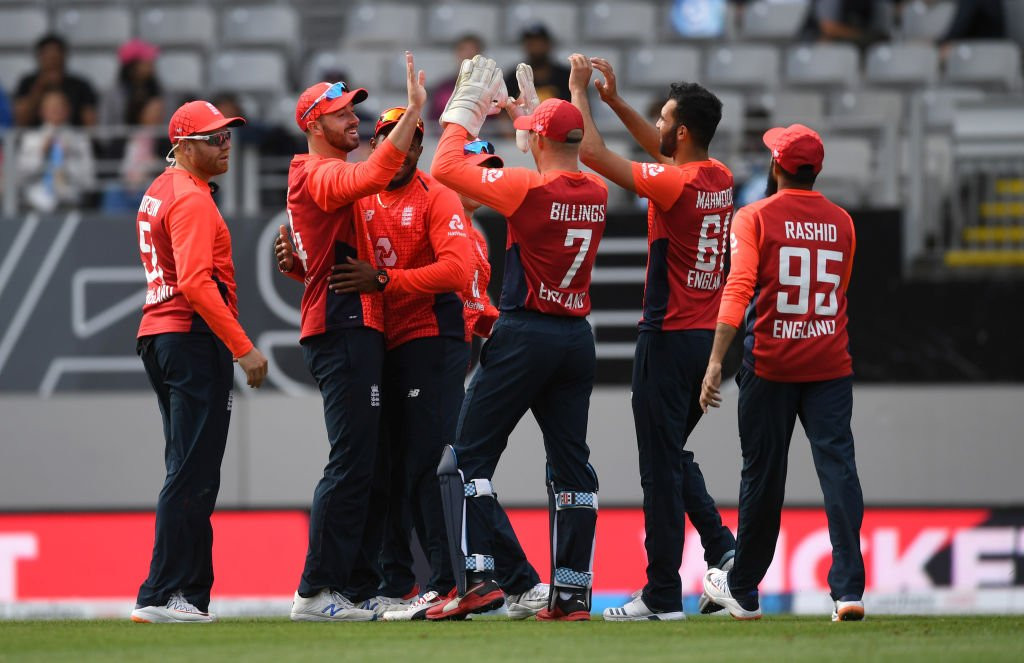 England win super over thriller to take N.Zealand T20 series