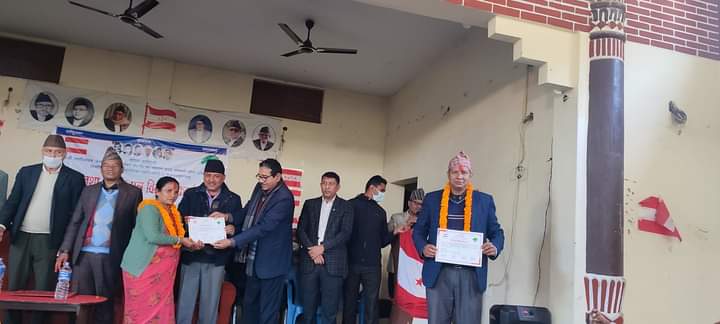 काँग्रेसको लुम्बिनी प्रदेश समितिका पदाधिकारी तथा सदस्यलाई प्रमाणपत्र वितरण