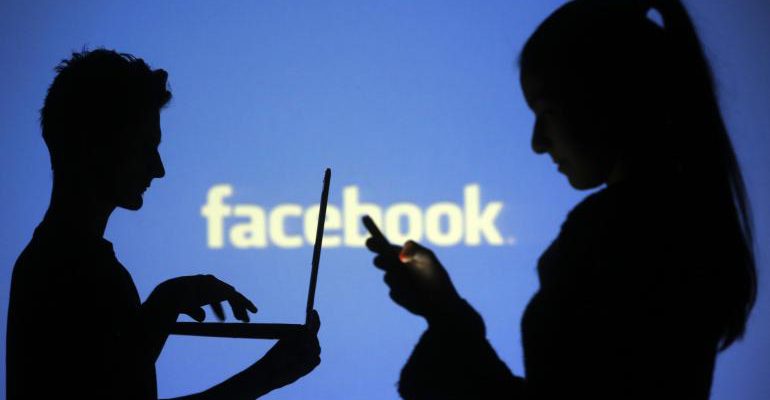 ‘क्याम्ब्रिज एनालिटिका फाइल’ कान्ड : फेसबुकबाट सङ्कलन गरिएको करोडौं मानिसको सूचना डोनाल्ड ट्रम्पको पक्षमा प्रयोग गरिएको खुलासा