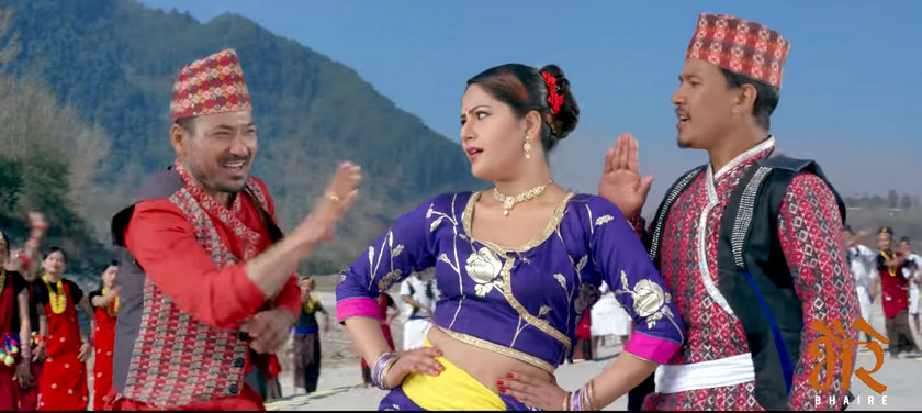 ‘भैरे’ गीत : वर्षासँग बुद्धि र विक्रान्तको ठुम्का