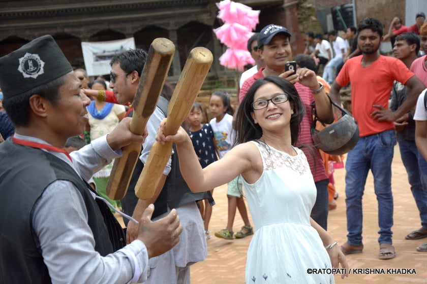 भक्तपुरमा यस्तो देखियो गाईजात्रा (फोटोफिचर)