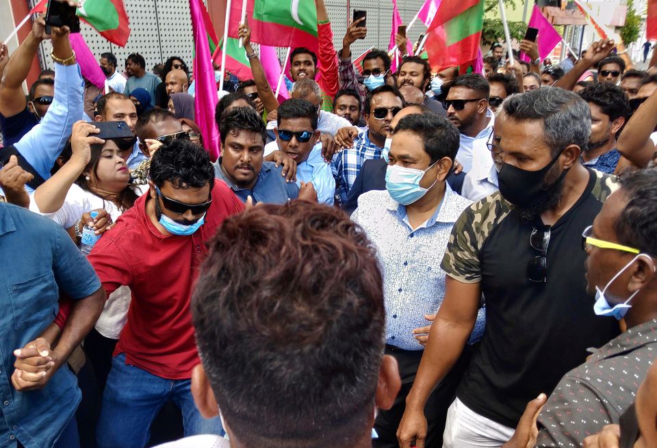 Ex-Maldives Prez Yameen walks free as country’s top court annuls prison term