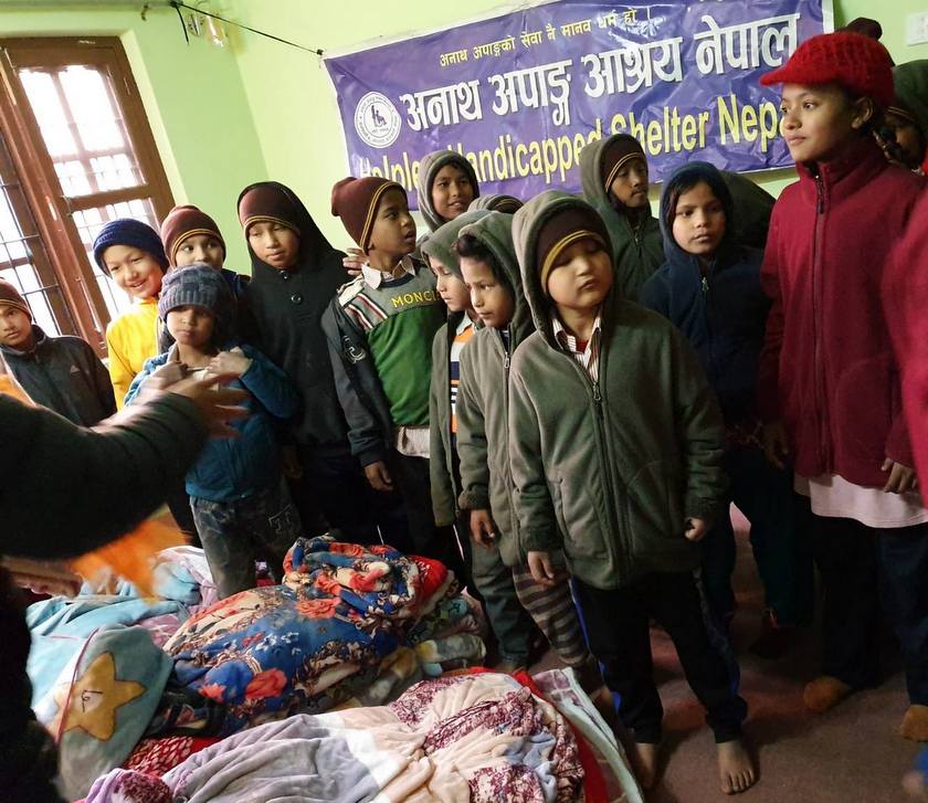 नेपाल बंगलादेश बैंकद्धारा अनाथ अपाङ्ग आश्रय नेपाललाई कम्बल हस्तान्तरण
