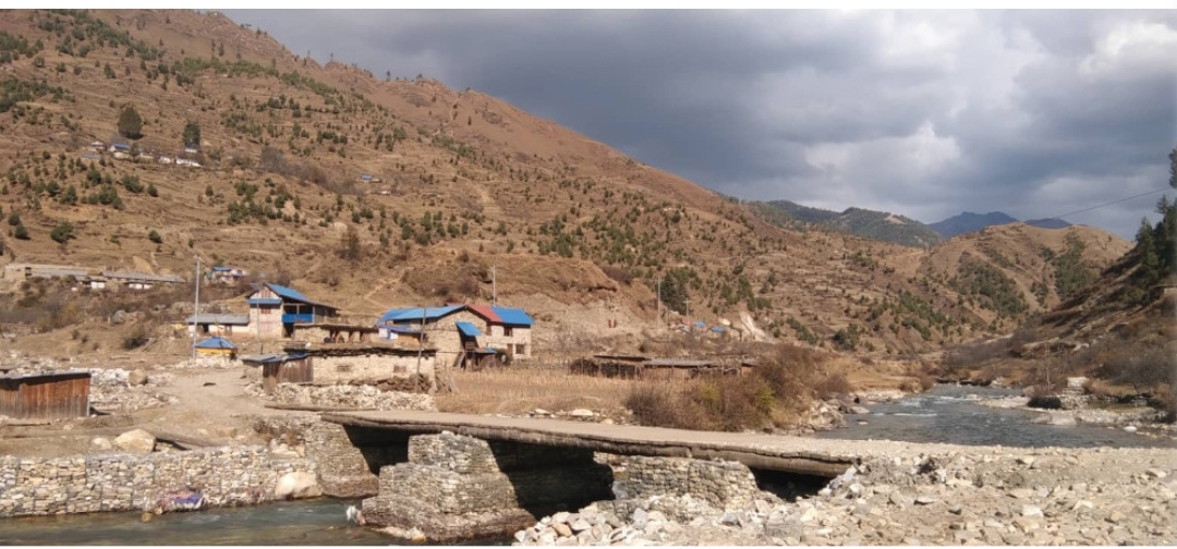 लाप्कोमा गुड्छन् गाडी, सधैँ भाँचिने त्रास