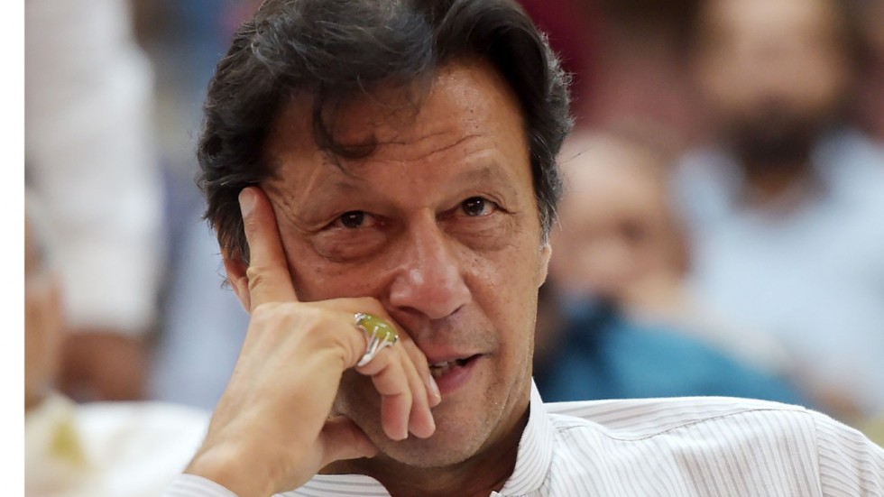 Pakistani MPs elect ex-World Cup cricketer Imran Khan next PM