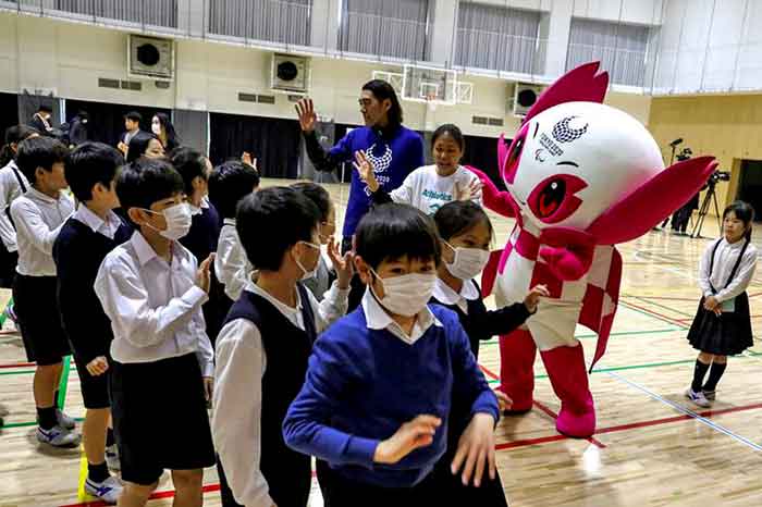 Students required to stay home during Japan's coronavirus school shutdown