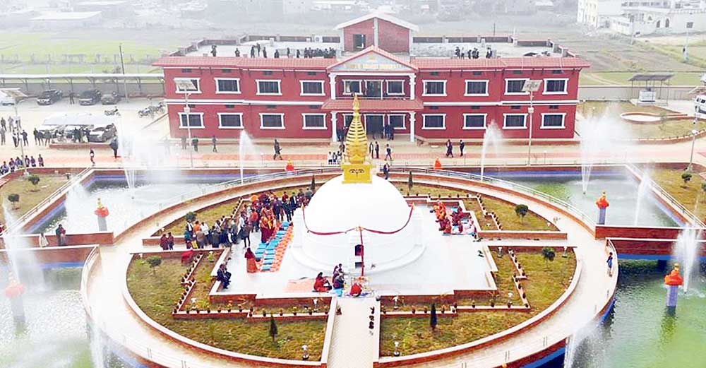 लुम्बिनी बौद्ध विश्वविद्यालय : ४५० विद्यार्थीको भविष्य २ जना शिक्षकको हातमा