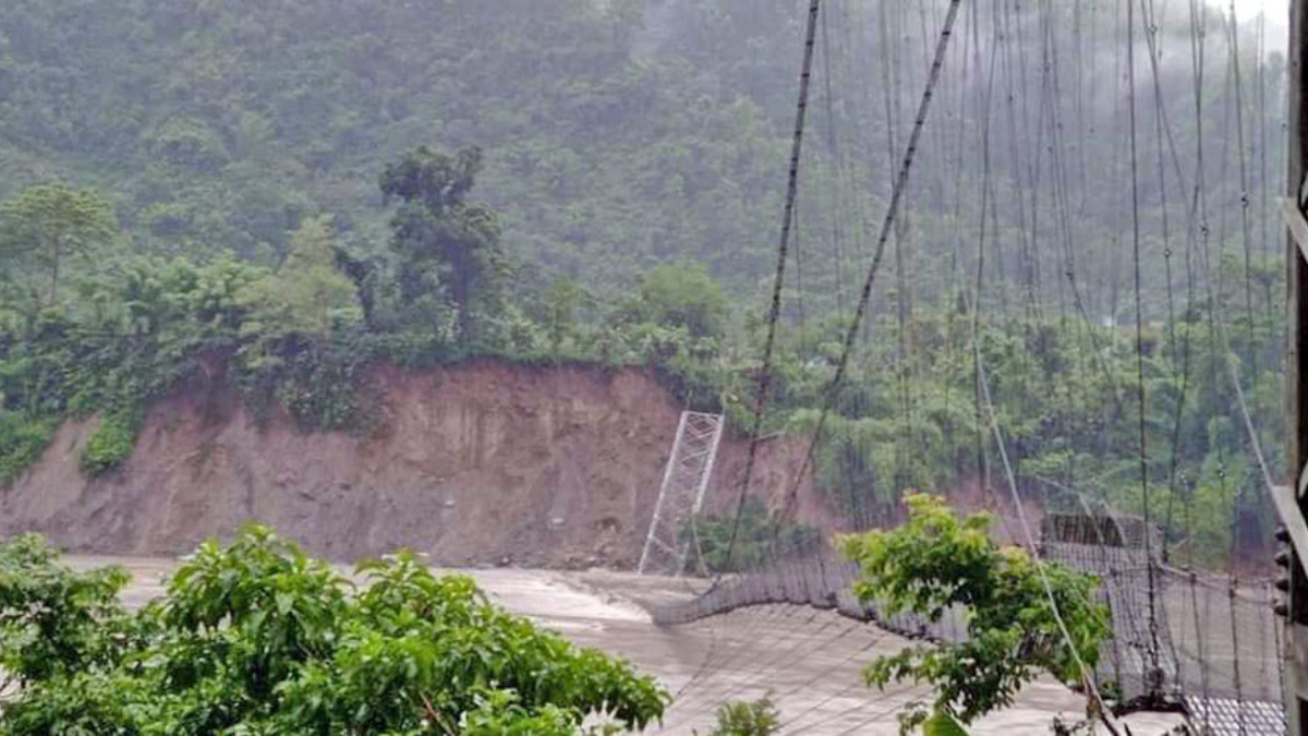 Suspension bridge over Marsyangdi river collapses