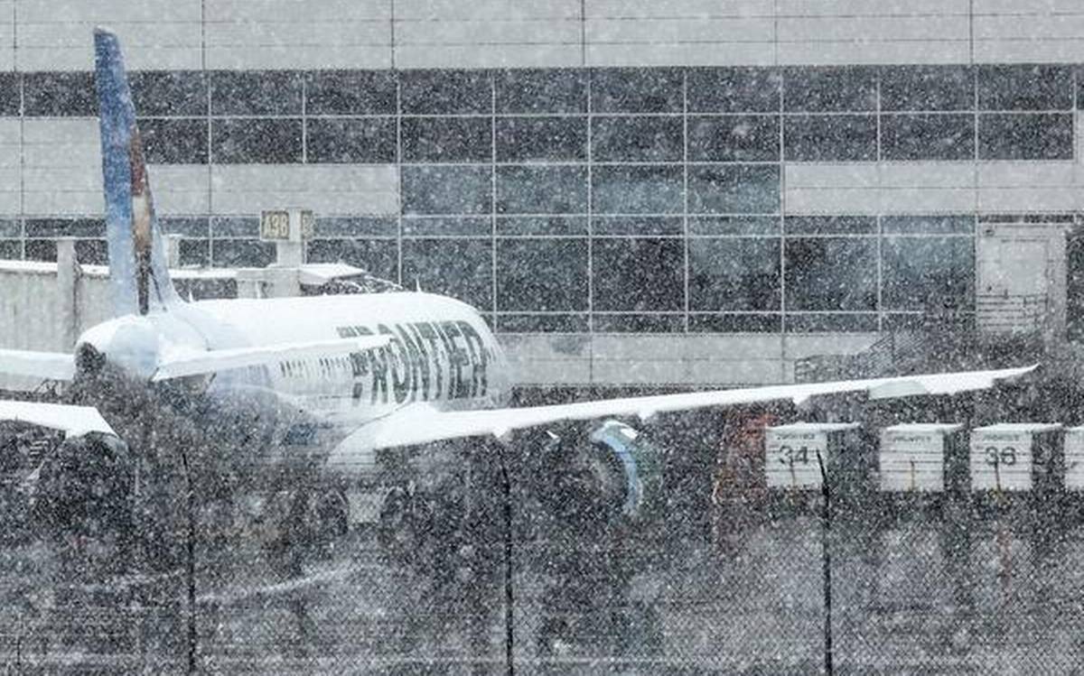 2,000 flights cancelled in Denver as heavy snowstorm arrives