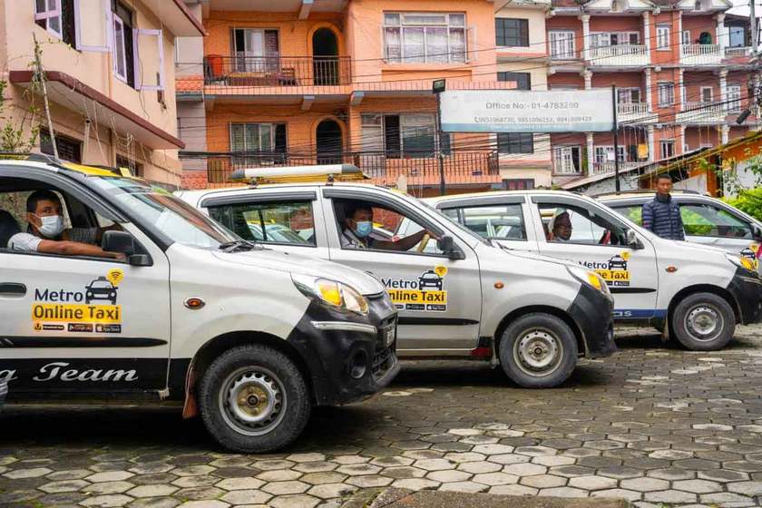 काठमाडौंमा मेट्रो अनलाइन ट्याक्सी सेवा शुरु, यात्रुहरुले न्यूनतम ९९ रुपैयाँमा नै ट्याक्सी सेवा पाउने