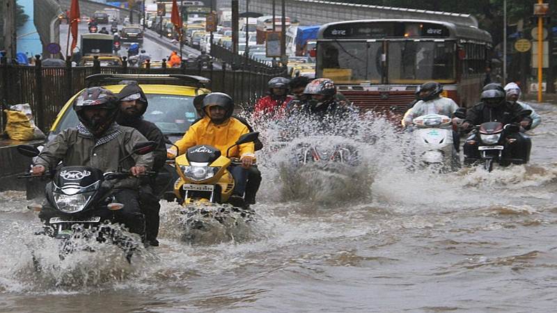 Heavy rain causes water-logging in Mumbai