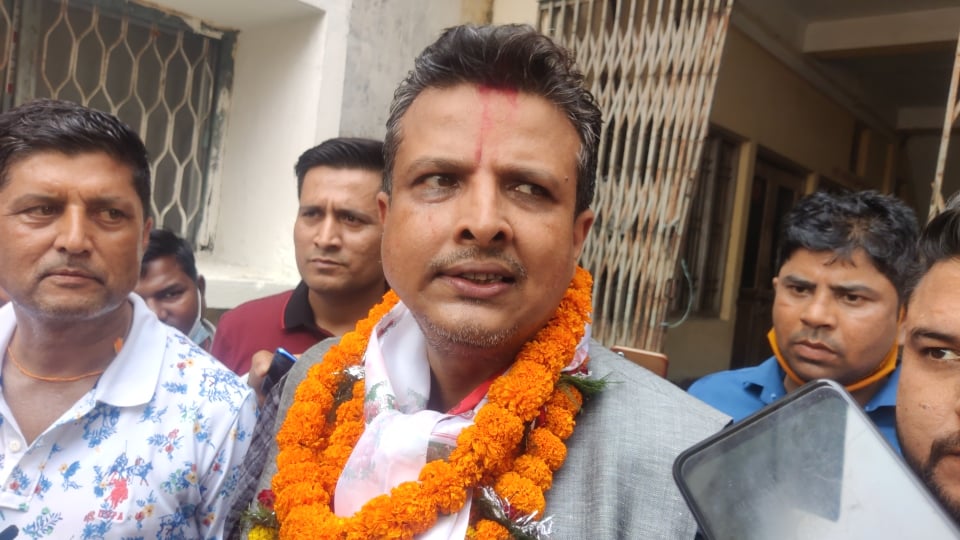 विराटनगर महानगरको चुनाव : नागेश कोइरालाले थाले घरदैलो