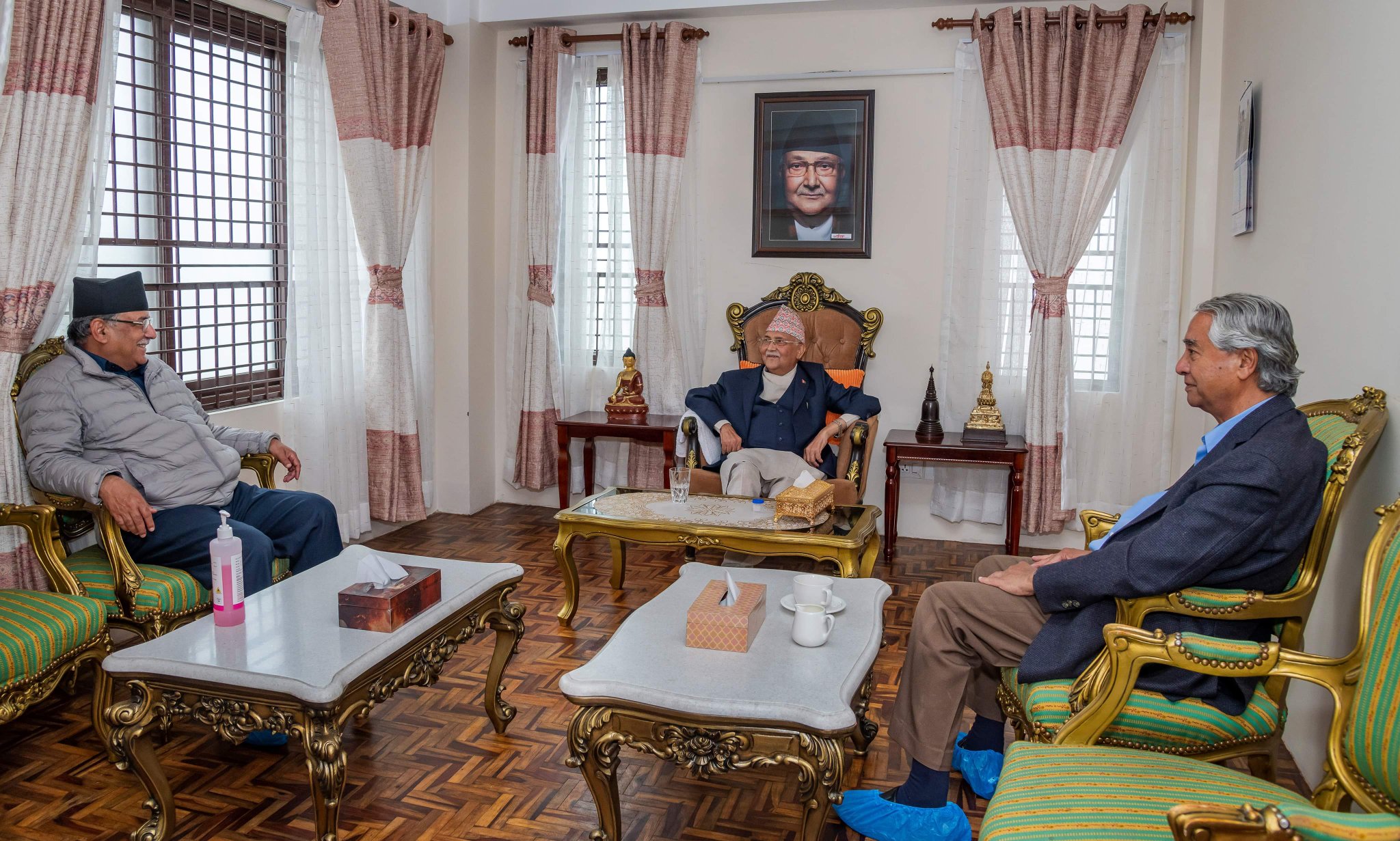 PM Oli, NC President Deuba meet; Deuba thanks PM for revoking ordinances