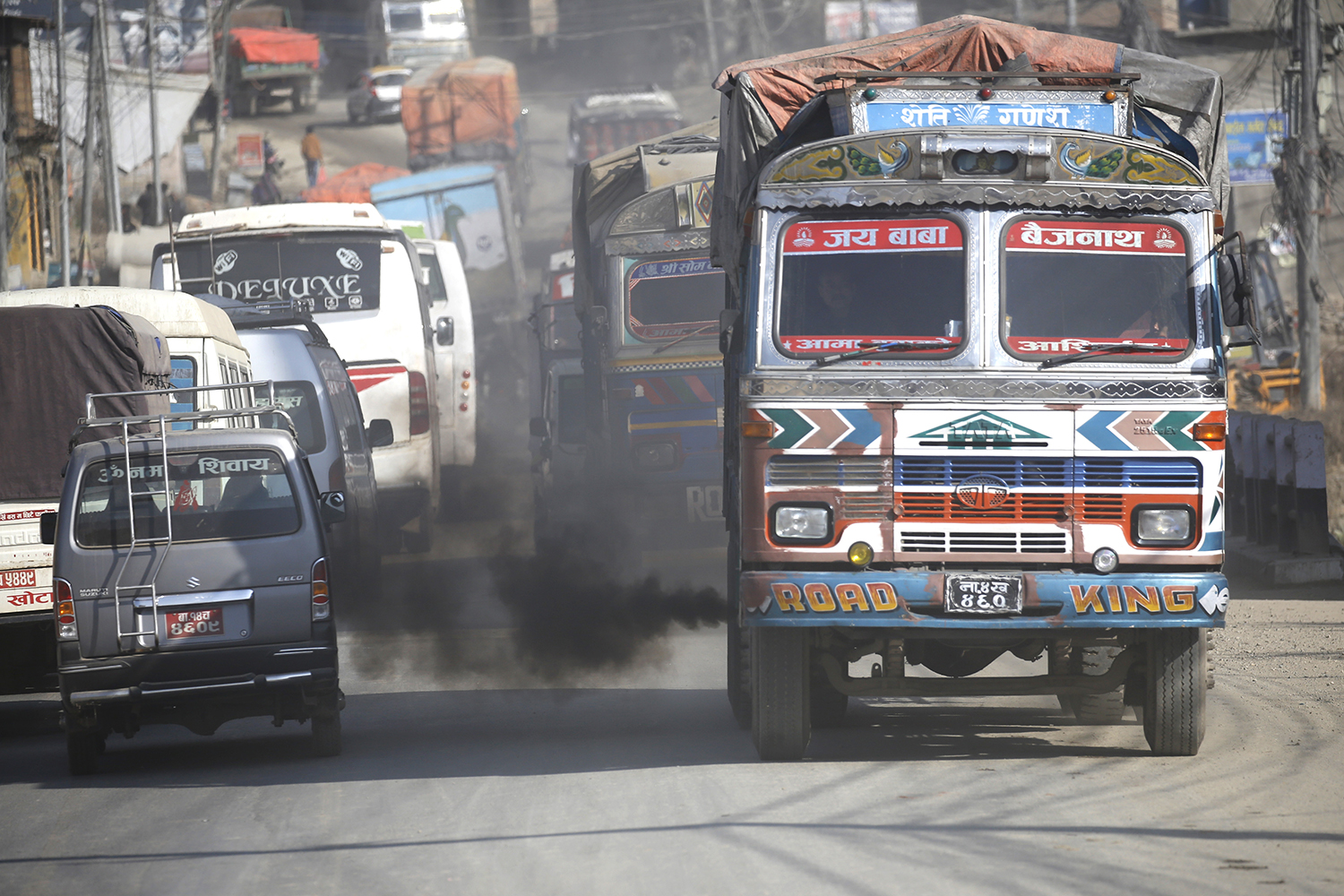 Govt to fine vehicles failing pollution test up to Rs 100,000 from today