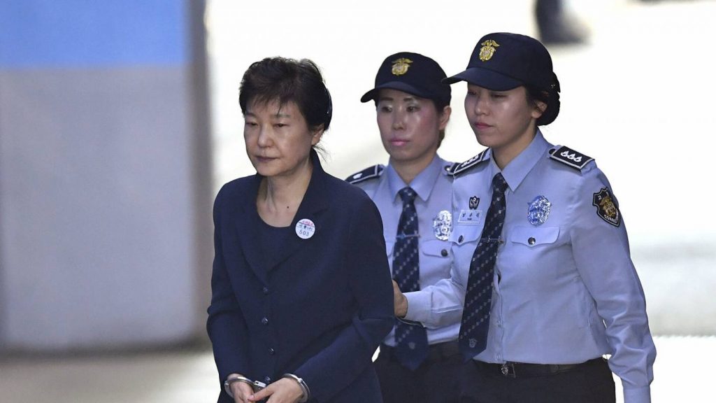 2nd LD Writethru: Ex-S.Korean president Park Geun-hye set free