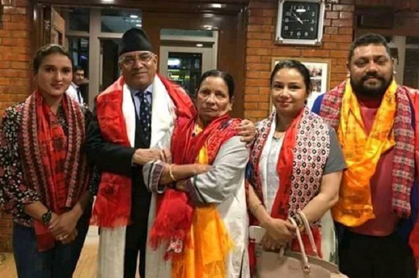 अध्यक्ष प्रचण्ड सिङ्गापुर प्रस्थान
