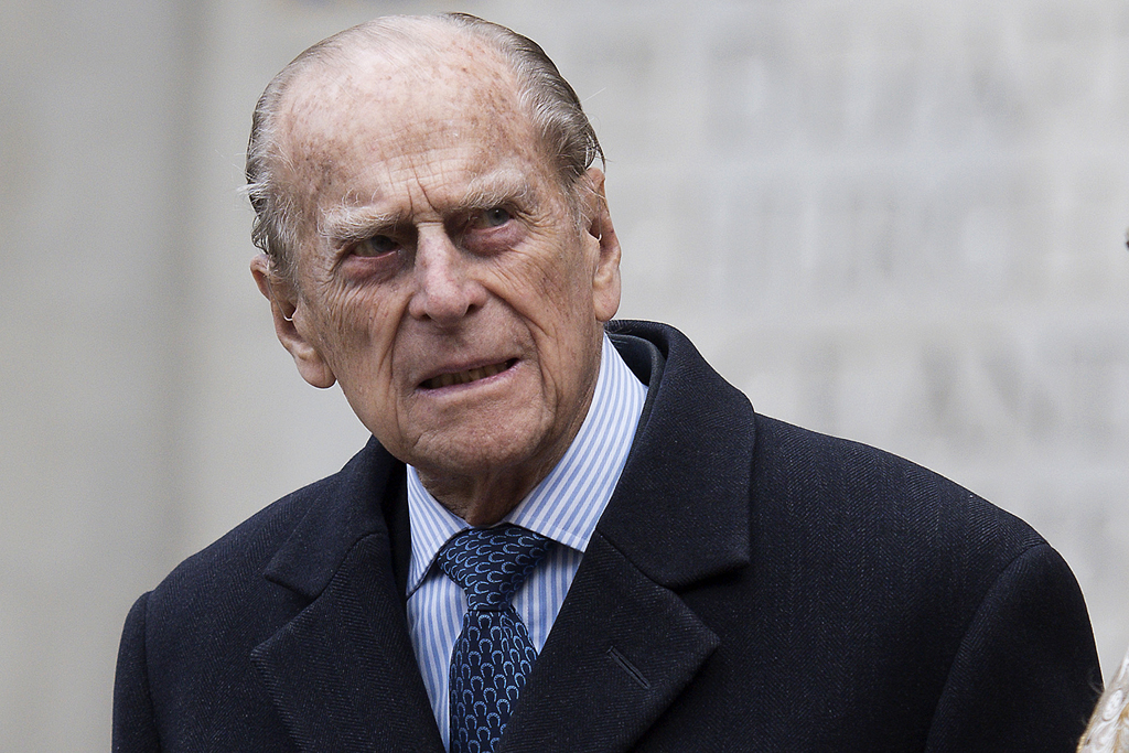 Prince Philip, 97, gives up licence after car crash