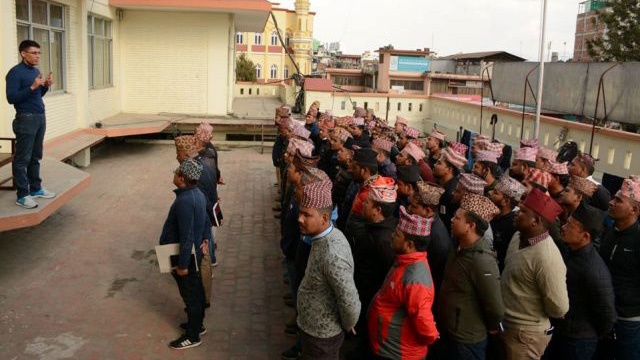 ७४ घुमुवा प्रहरीलाई जिम्मेवारीबाट मुक्त गर्दै सशस्त्र प्रहरी गण महाराजगन्जमा सरुवा