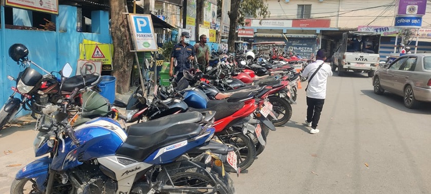 प्रदेश १ मा होली : ६७८ सवारी नियन्त्रणमा, दुर्घटनामा २ युवकको मृत्यु
