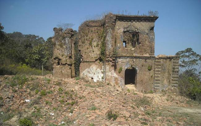 सम्पदा संरक्षणको ख्याल नगरी पर्यटन विकासको पहल थालिँदा ऐतिहासिक सिन्धुलीगढी सङ्कटमा