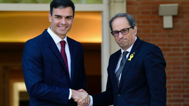 Spanish PM meets Catalan president in bid to defuse tensions