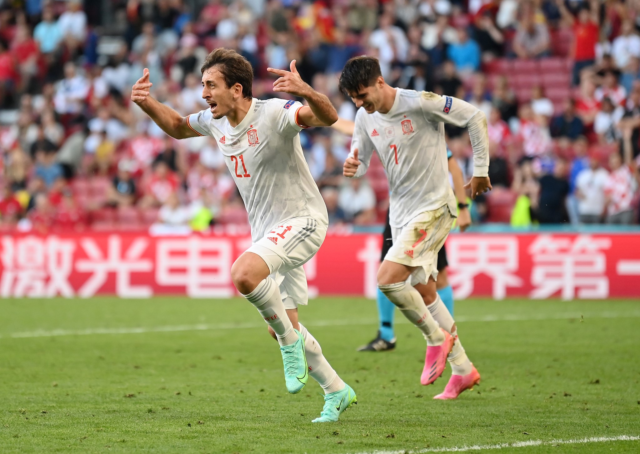 Spain into Euro 2020 quarterfinals after thrilling extra-time 5-3 victory over Croatia