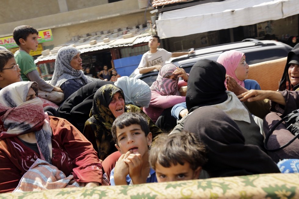 200 Syrian refugees return home from Lebanon