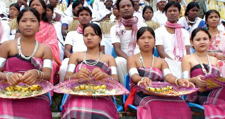   थारु समुदायले आज अटवारी पर्व मनाउँदै