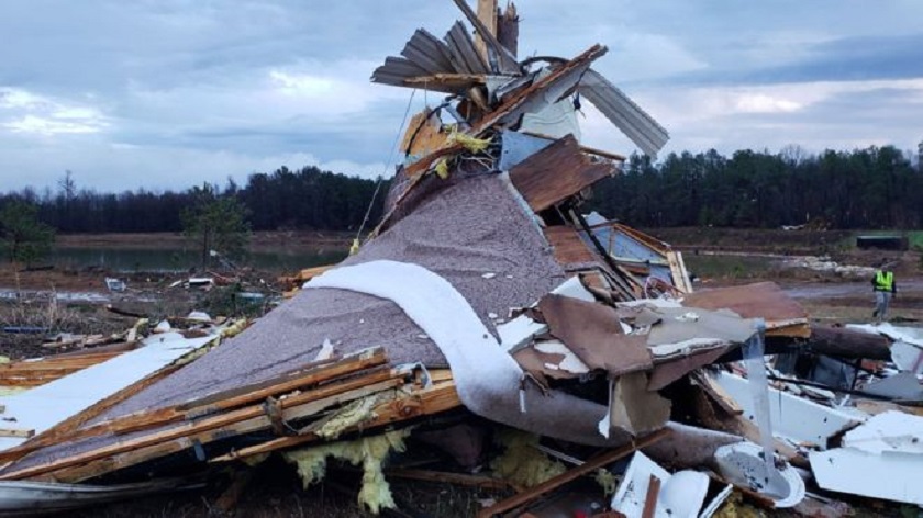 Death toll climbs to 11 as storms sweep across southern U.S.