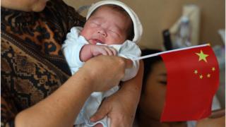चीनमा एक बच्चा नीति खारेज भएपनि बढेन जन्मदर