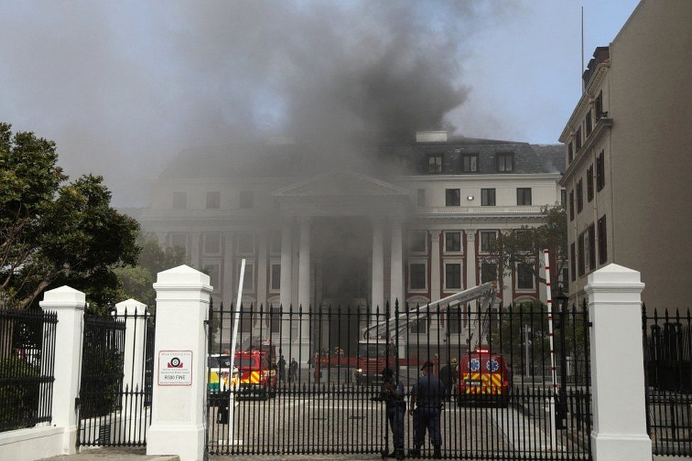 दक्षिण अफ्रिकाको संसदमा आगजनी : शंकास्पद एक व्यक्ति पक्राउ