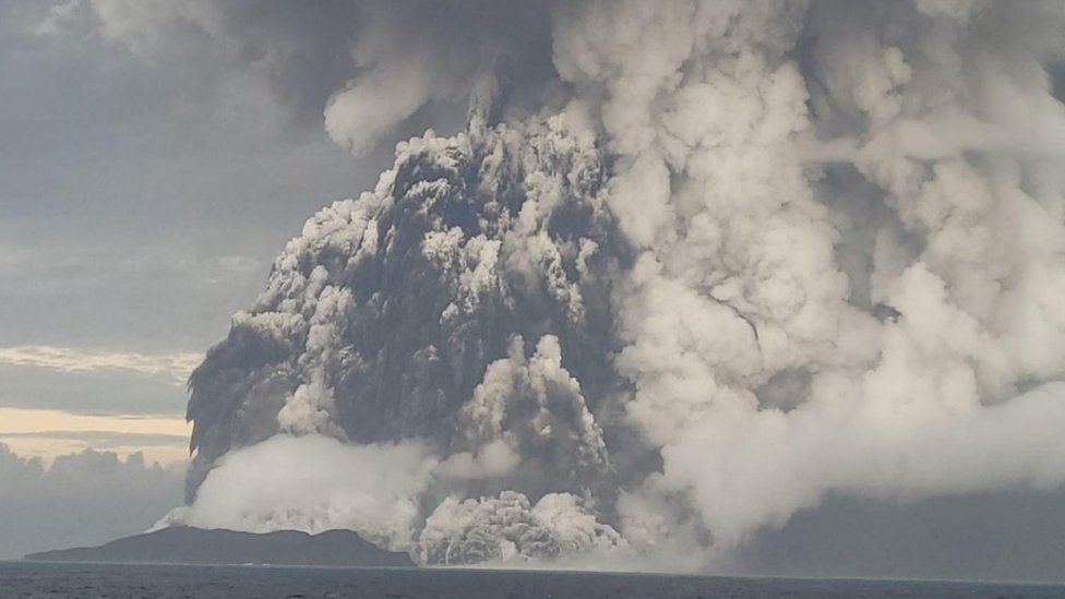 ज्वालामुखी विस्फोट : टोंगामा क्षतिको विवरण बुझ्न विमान पठाइयो