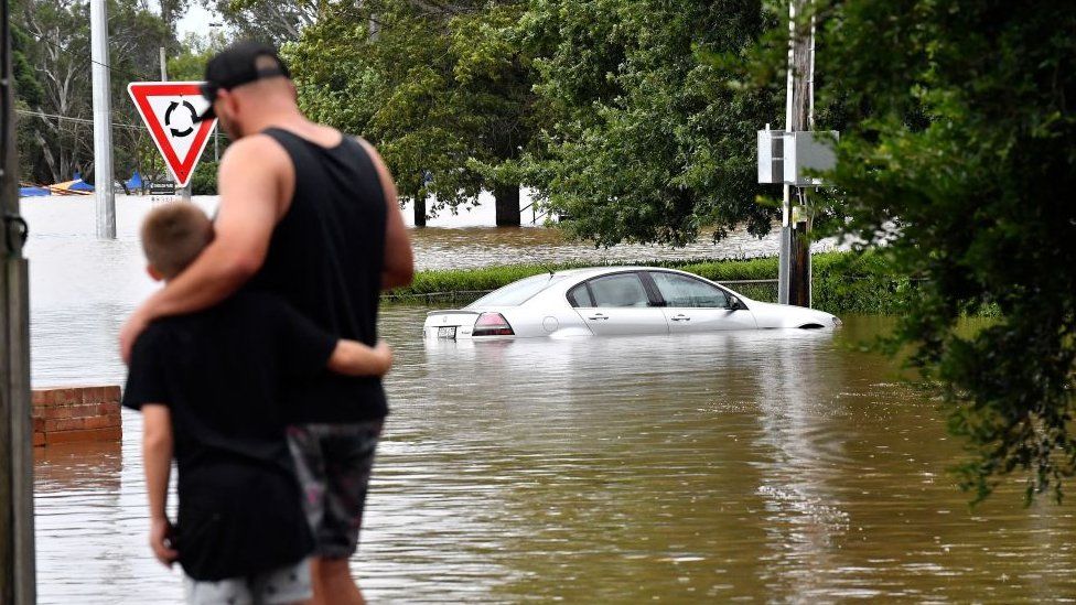 Sydney floods: Tens of thousands told to evacuate