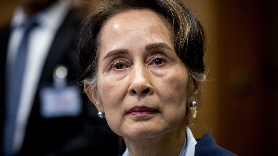 Aung San Suu Kyi: Myanmar ex-leader sent to solitary confinement